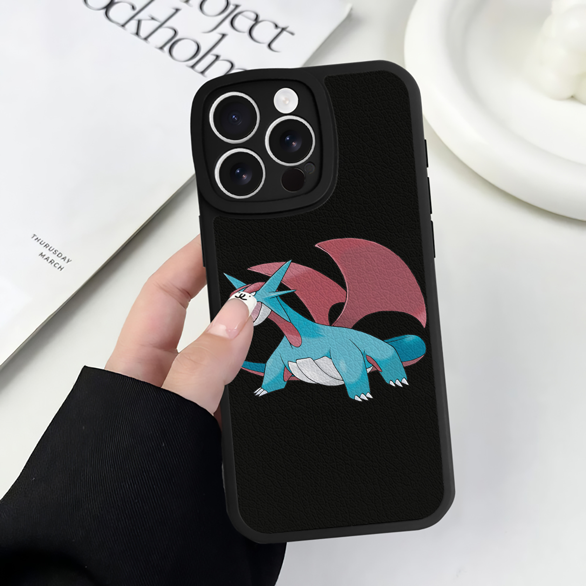（画像用） ポケットモンスター Pokémon 【iPhone 16シリーズ対応】シリコンスマホケース（レザー調） 材質：シリコン